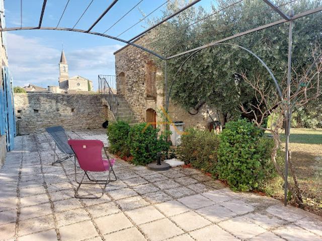 Vente Maison 5 pièces 187 m2 Taulignan