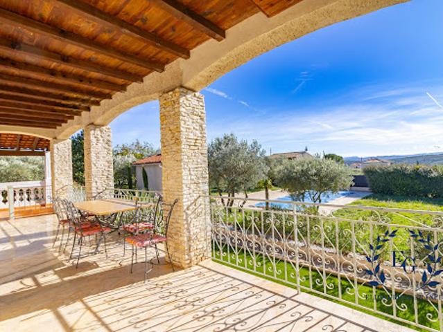 Vente Maison 5 pièces 188 m2 Tavernes