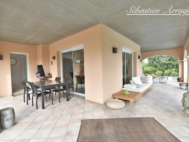 Vente Maison 5 pièces 180 m2 Sainte Colombe en Bruilhois