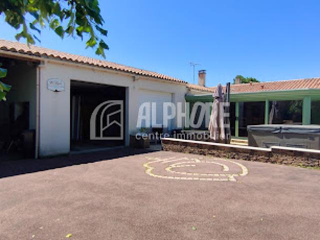 Vente Maison 5 pièces 182 m2 Essarts en Bocage