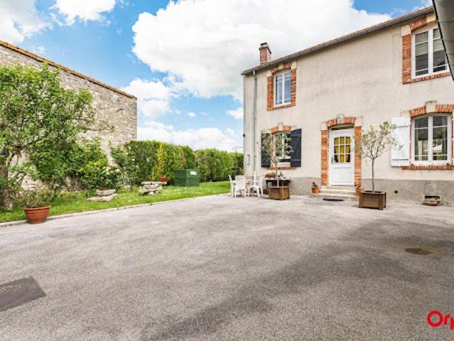 Vente Maison 5 pièces 182 m2 Vrigny
