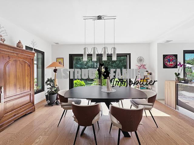 Vente Maison 5 pièces 183 m2 Nimes