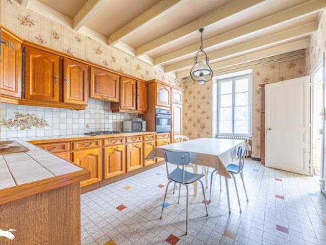 Vente Maison 5 pièces 195 m2 Ardillières
