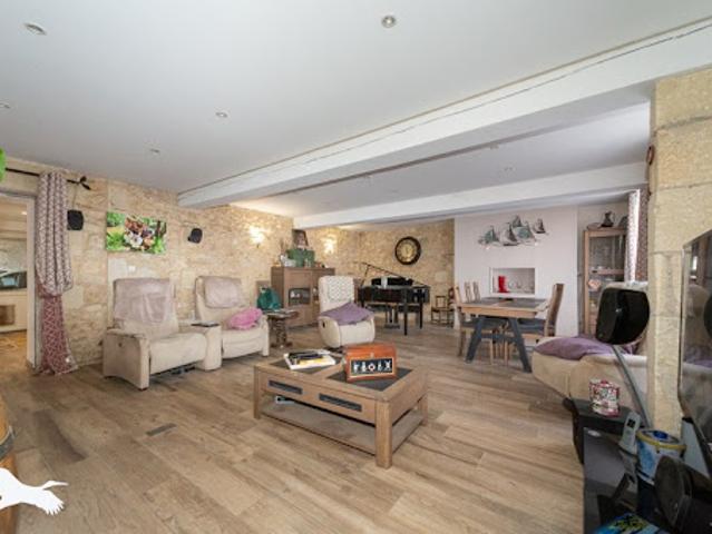 Vente Maison 5 pièces 198 m2 Cavignac