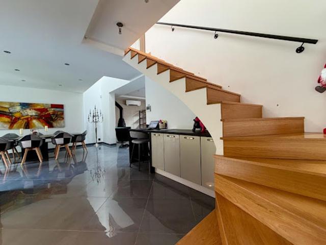 Vente Maison 5 pièces 190 m2 Bry sur Marne
