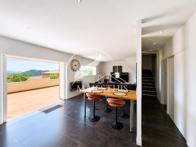 Vente Maison 5 pièces 209 m2 Pierrefeu du Var