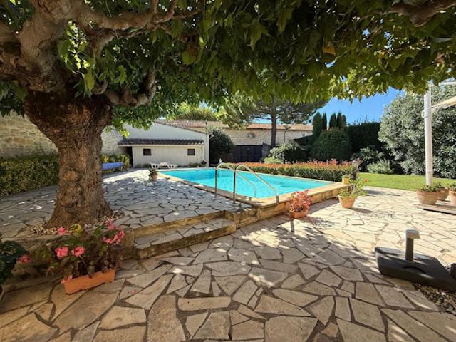 Vente Maison 5 pièces 200 m2 Aimargues