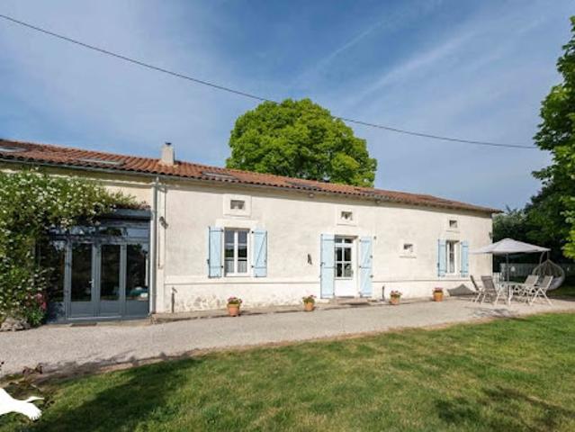 Vente Maison 8 pièces 330 m2 Chalais