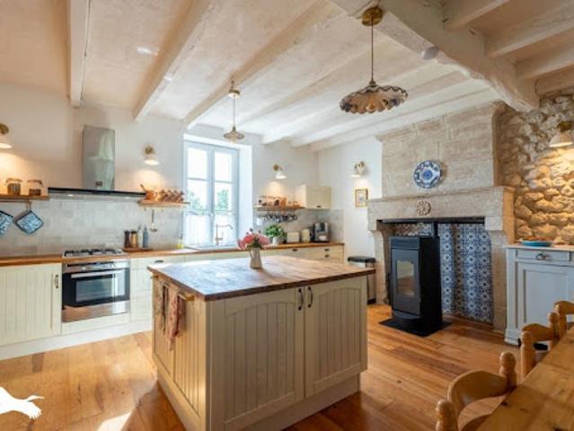 Vente Maison 8 pièces 330 m2 Chalais