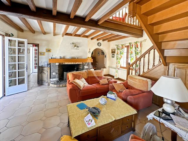 Vente Maison 5 pièces 201.28 m2 Etrépagny