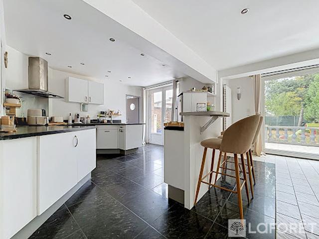 Vente Maison 5 pièces 201.33 m2 Armentieres