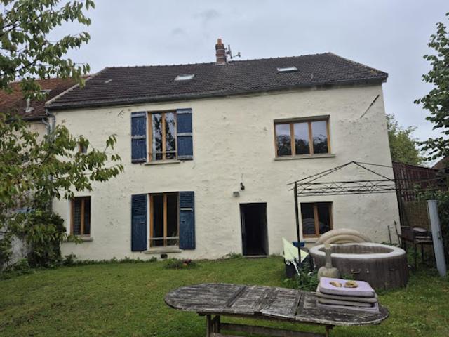 Vente Maison 5 pièces 216 m2 Saint Cyr sur Morin