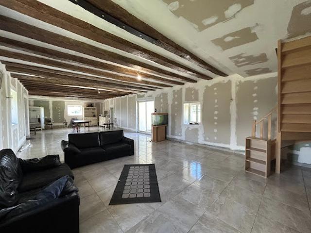 Vente Maison 5 pièces 212 m2 Channay sur Lathan