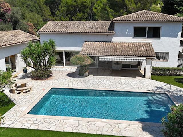 Vente Maison 5 pièces 224 m2 Antibes