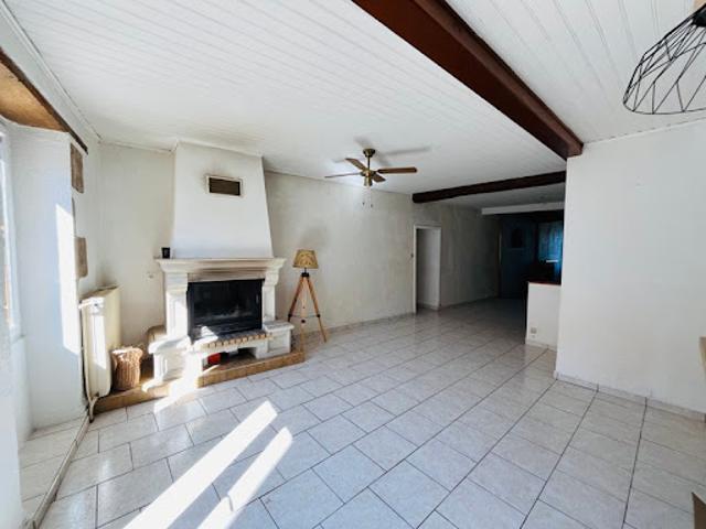 Vente Maison 5 pièces 225 m2 Confolens