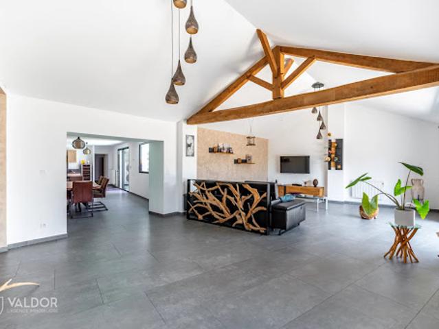 Vente Maison 5 pièces 225 m2 Cormoranche sur Saône
