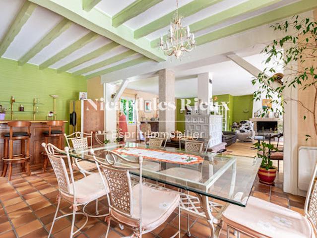 Vente Maison 5 pièces 221 m2 La Geneytouse