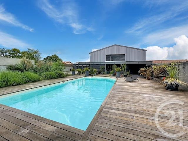 Vente Maison 5 pièces 235.4 m2 Villeneuve du Paréage