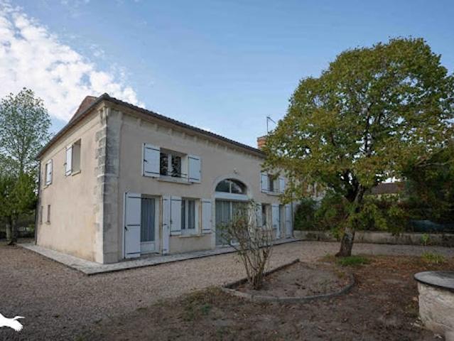 Vente Maison 5 pièces 236 m2 Saint Aigulin