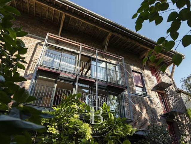 Vente Maison 5 pièces 238.39 m2 Les Lilas