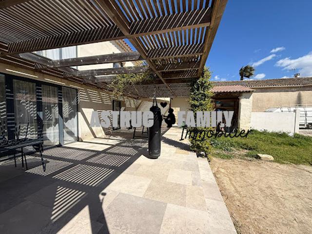 Vente Maison 5 pièces 230 m2 Saint Laurent d'Aigouze
