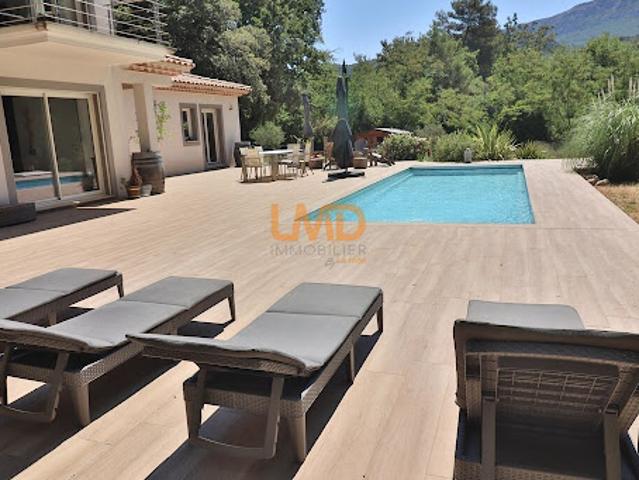 Vente Maison 5 pièces 231 m2 Nans les Pins