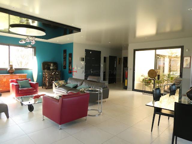 Vente Maison 5 pièces 244 m2 Fréjairolles