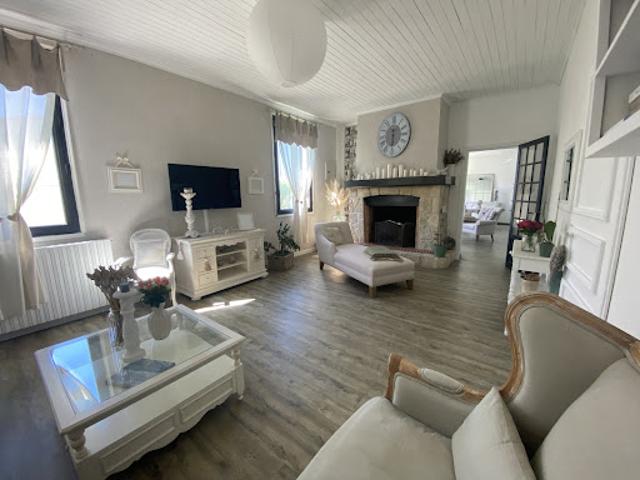 Vente Maison 6 pièces 247 m2 Ruelle sur Touvre