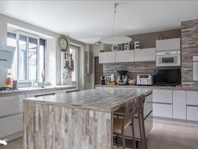 Vente Maison 5 pièces 240 m2 Lubersac