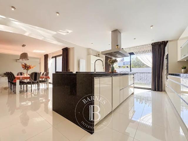 Vente Maison 5 pièces 254.4 m2 Chennevieres sur marne