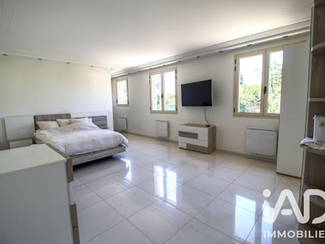 Vente Maison 5 pièces 255 m2 Méry sur Marne