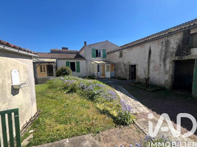 Vente Maison 5 pièces 285 m2 Bourgneuf