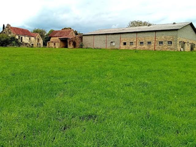 Vente Maison 5 pièces 740 m2 Parisot