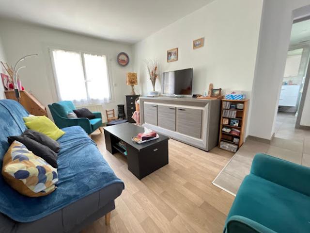 Vente Maison 5 pièces 79.98 m2 Maël Carhaix