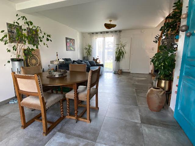 Vente Maison 5 pièces 89.35 m2 Sainte genevieve des bois