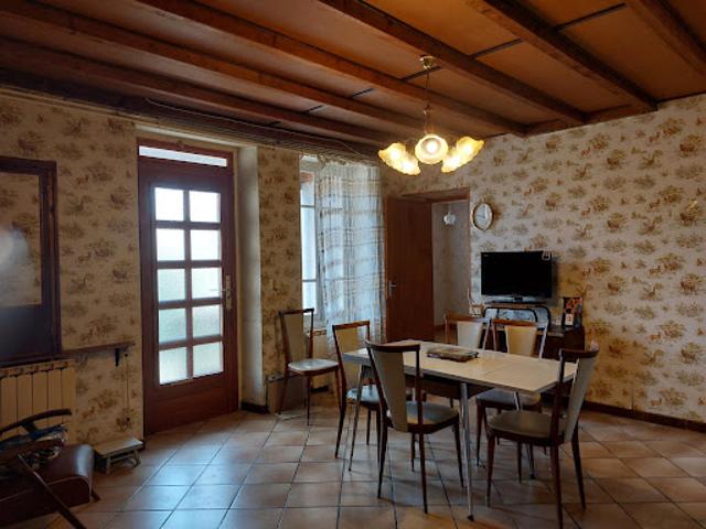 Vente Maison 5 pièces 93 m2 Saint Silvain Bas le Roc