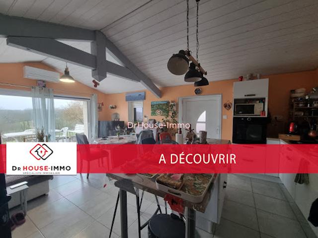 Vente Maison 11 pièces 240 m2 Saint Maurice de Lestapel