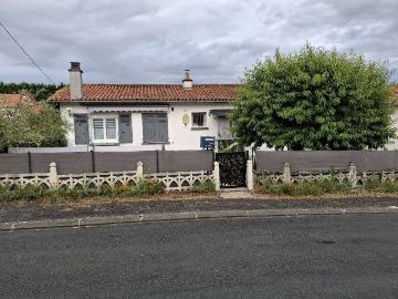 Vente maison 5 pièces Civray 86