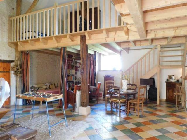 Vente maison 5 pièces Montendre 17