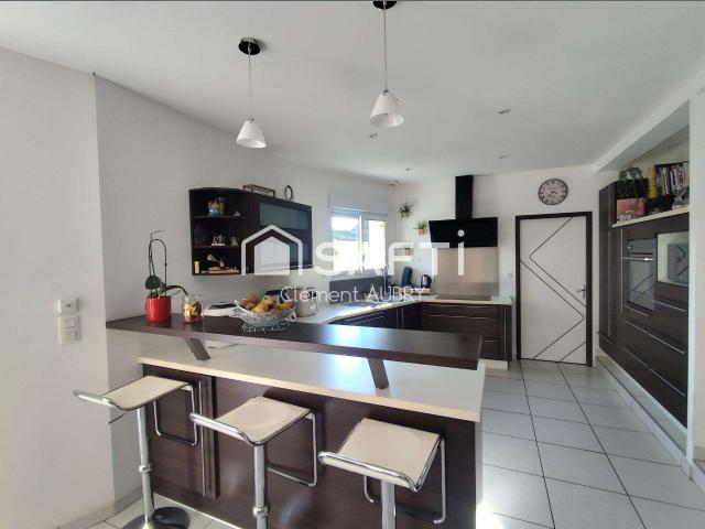 Vente maison 5 pièces Saint Denis de Gastines 53