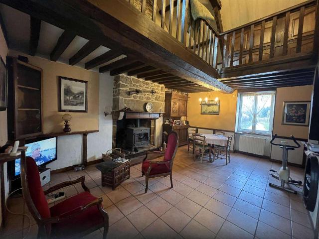 Vente maison 5 pièces Saint Martin l'Aiguillon 61