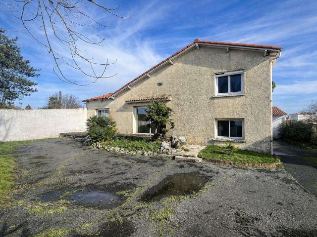 Vente maison 5 pièces Semussac 17