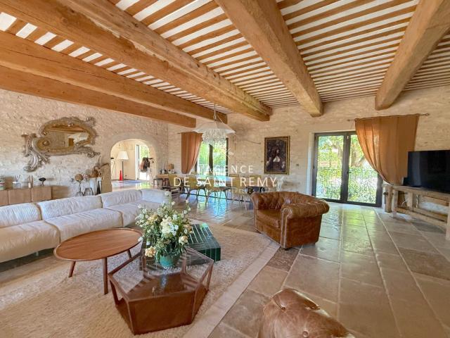 vente maison 6 Pièce s 300m² Mollégès