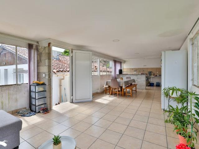 Vente Maison 6 pièces 105 m2 Châteauneuf sur Charente