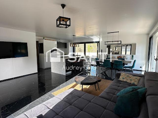 Vente Maison 6 pièces 105 m2 Fargues Saint Hilaire