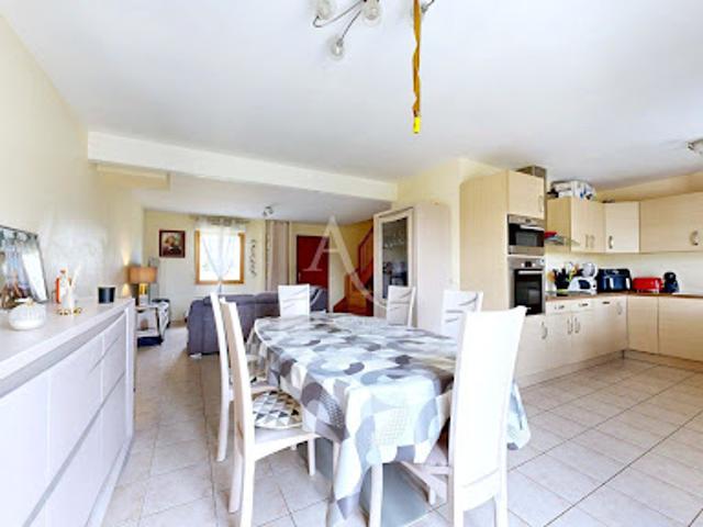 Vente Maison 6 pièces 106.57 m2 Etrépagny