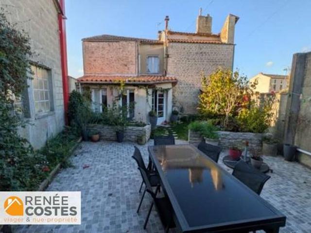 Vente Maison 6 pièces 100 m2 Brioux sur Boutonne