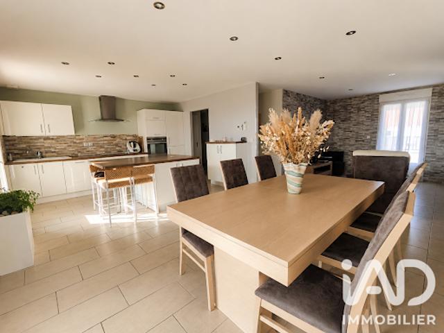 Vente Maison 6 pièces 114 m2 Saint Etienne au Temple