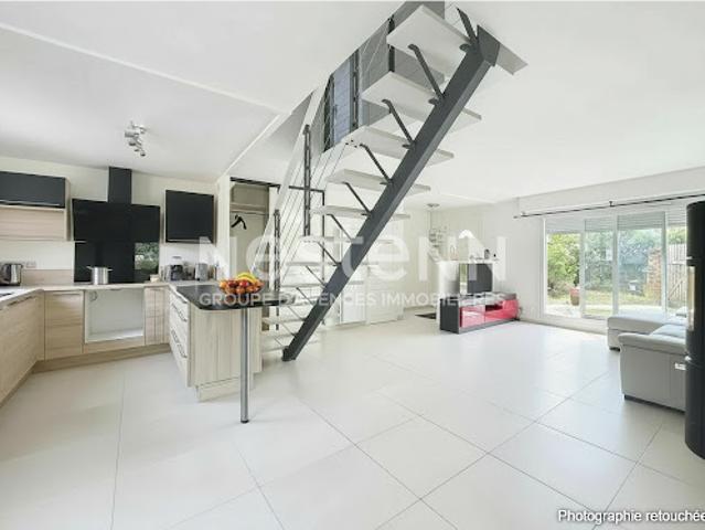 Vente Maison 6 pièces 133 m2 Montigny le Bretonneux