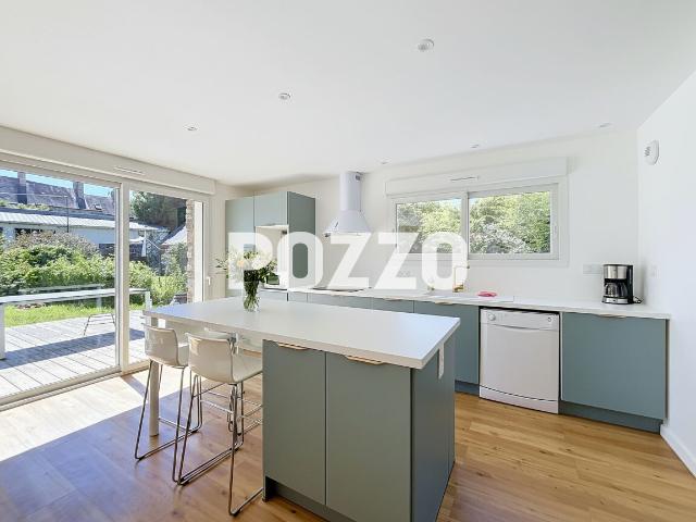 Vente: maison 6 pièces 115 m2 à SAINT PIERRE LANGERS 50530